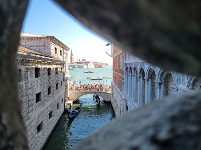 Venice: St Mark's, Doge's Palace, Murano & Burano Day Tour - Guides make the difference