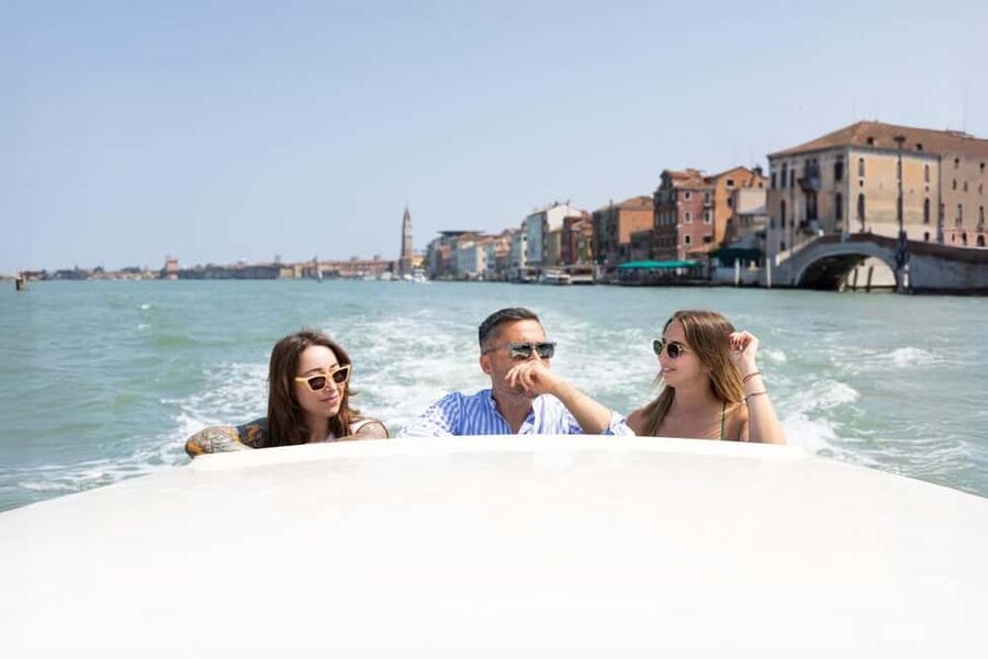 Venice: St Mark's, Doge's Palace, Murano & Burano Day Tour - The 30-minute gondola ride