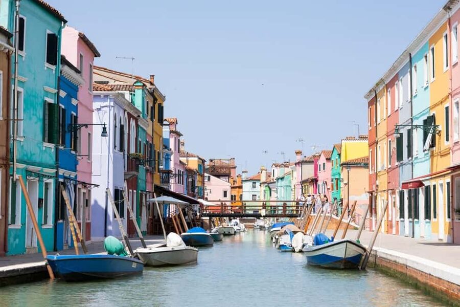 Venice: St Mark's, Doge's Palace, Murano & Burano Day Tour - Burano’s colored houses and traditional lace