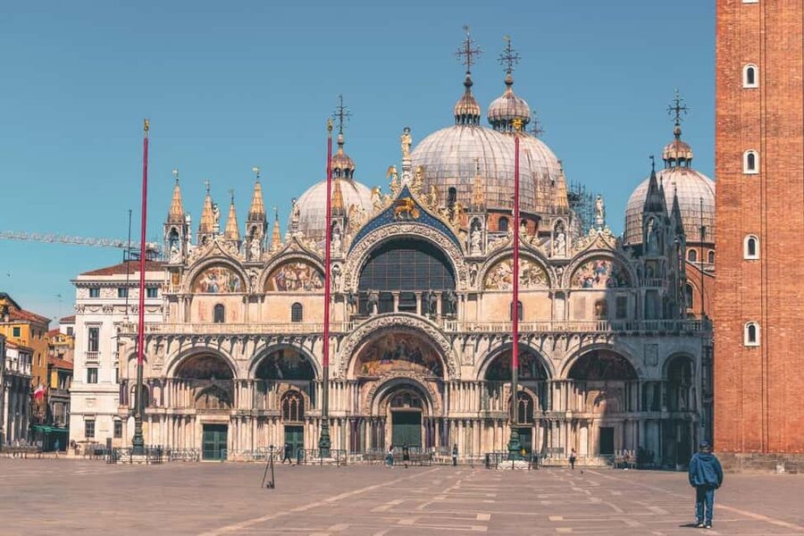 Venice: St. Mark's, Doge's Palace, Rialto, and Gondola Tour - A practical way to see Venice’s main sights