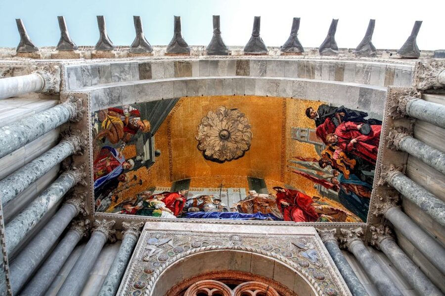 Venice: Walking tour, Doge Palace, & St. Mark's Basilica - Doge’s Palace and the machinery of Venetian power