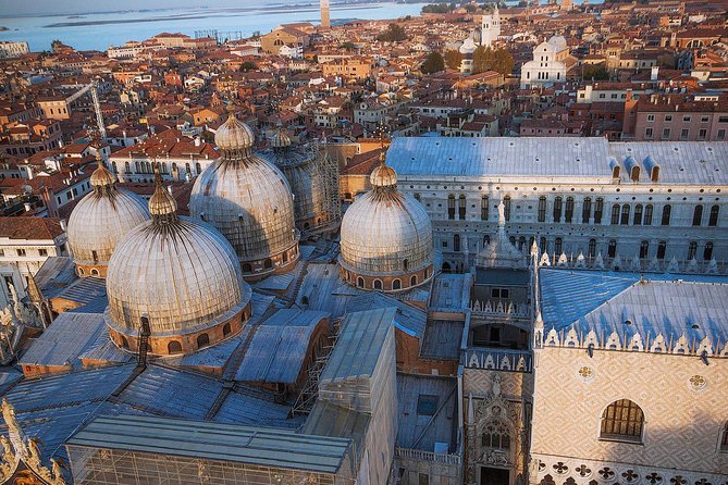 Venice Walking Tour plus Skip the Lines Doge's Palace and St Mark's Basilica Tours - The morning begins near Campo San Zaccaria