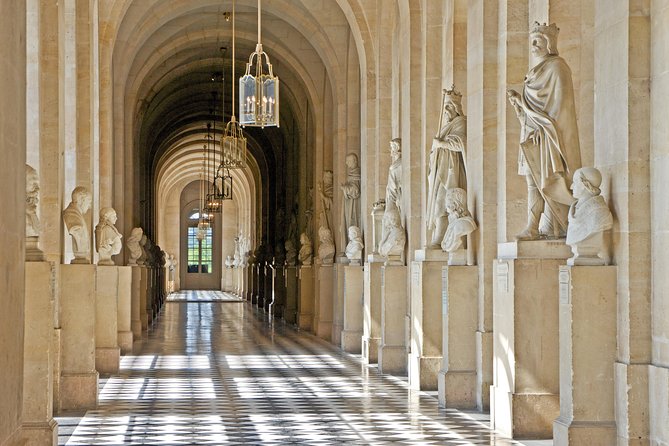 Versailles Domain Audio Guided Half Day Tour from Paris - First sight of Versailles and the palace entrance