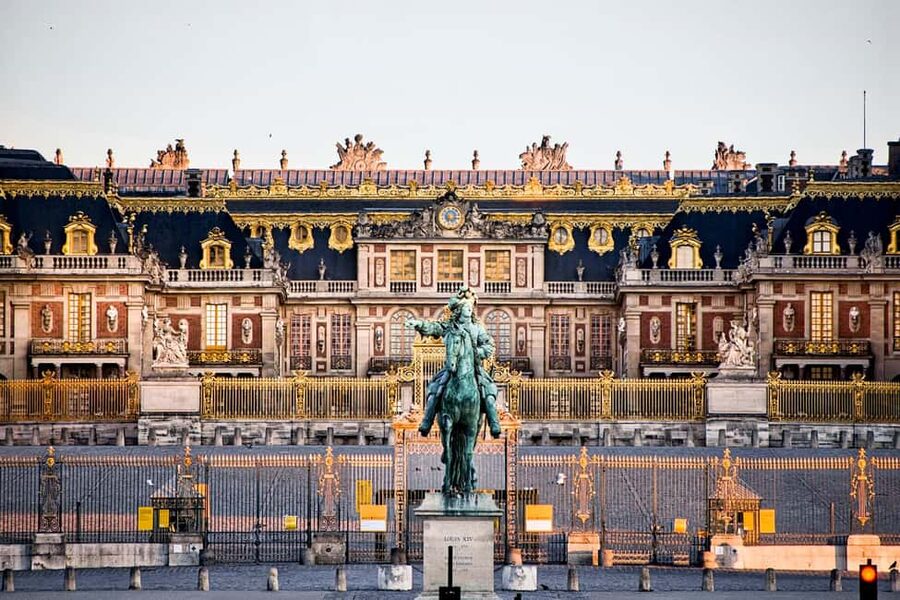 Versailles: Entry ticket & Private Apartments VIP Tour - Is the added cost worth it?