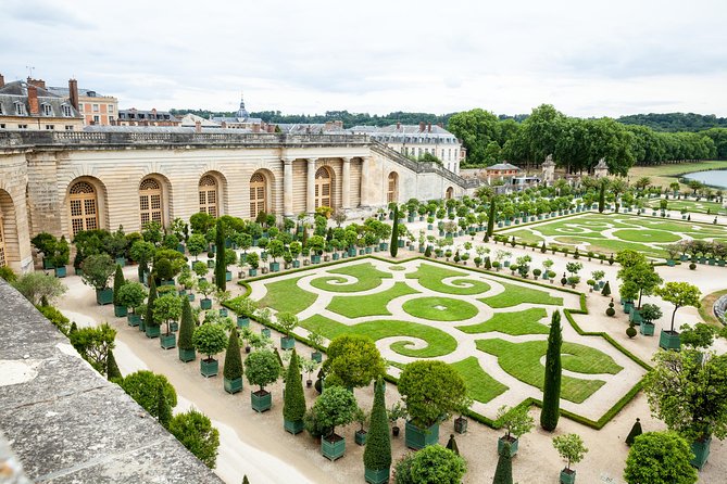 Versailles Full Day Bike Tour with Palace, Gardens, & Picnic - The Grand Canal picnic and the best outdoor pause