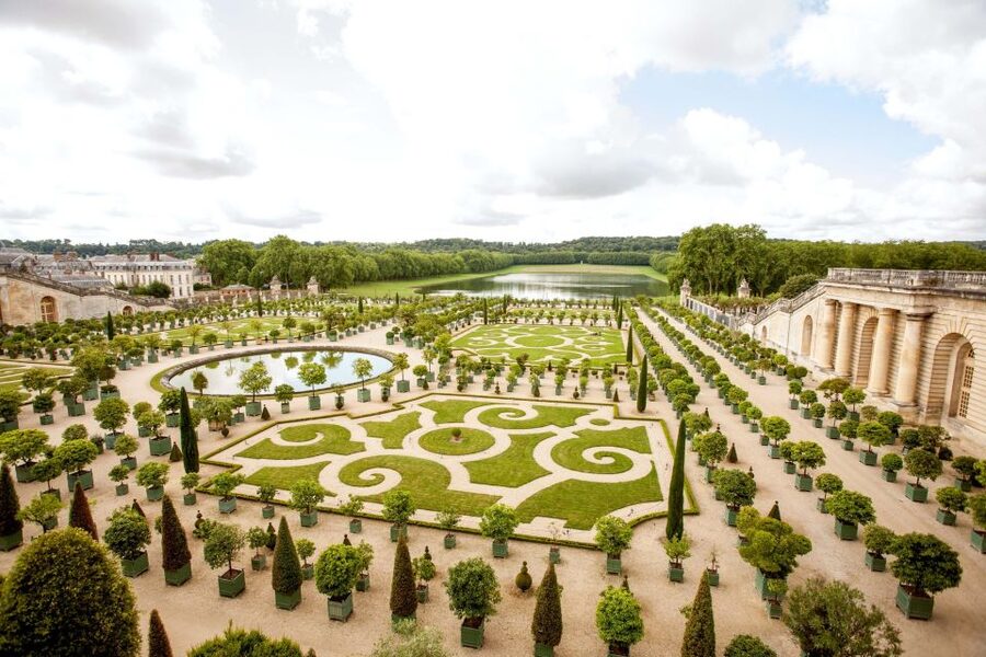 Versailles: Palace and Garden Bike Tour with Tickets - Who should book this Versailles bike tour?