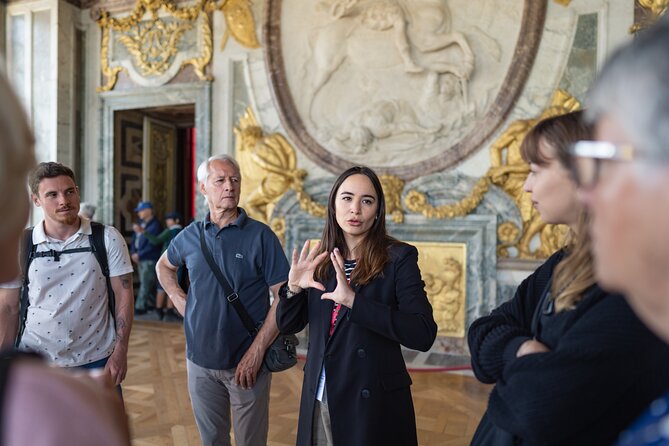 Versailles Palace and Gardens Tour by Train from Paris - Entering Versailles with less waiting
