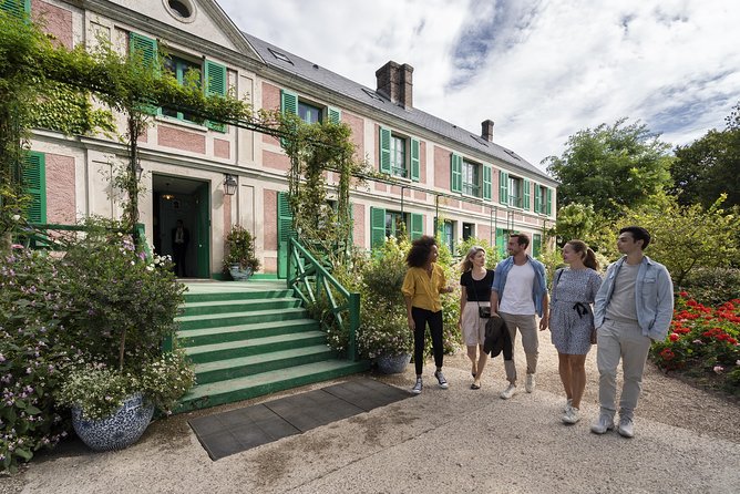 Versailles Palace and Giverny Monet House Visit with Lunch - Who should book this day trip?