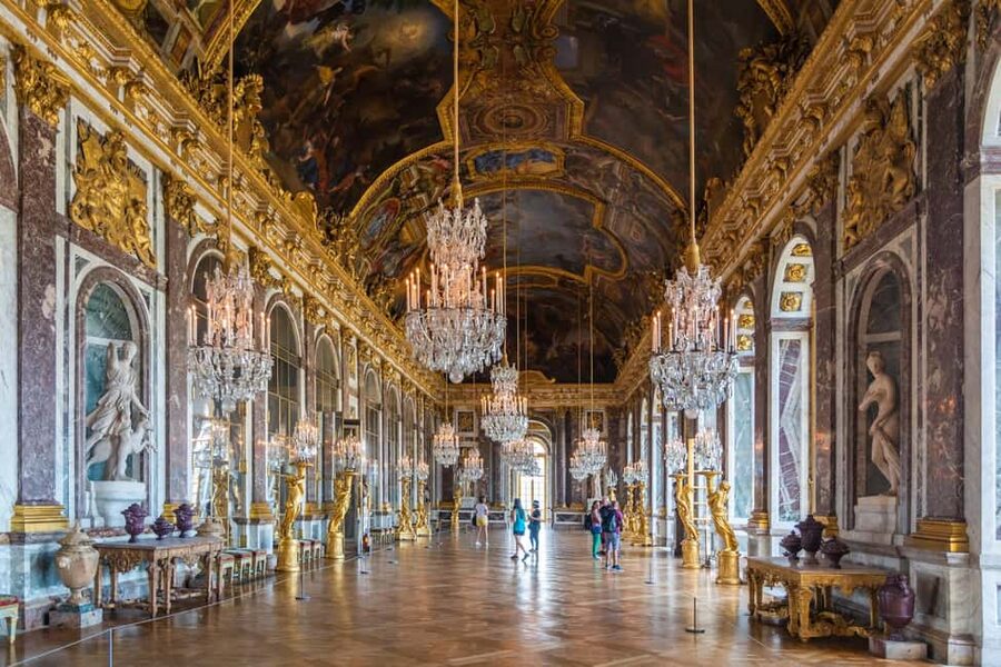 Versailles: Palace & Gardens Guided Tour with Entry Tickets - Why a guide helps at Versailles