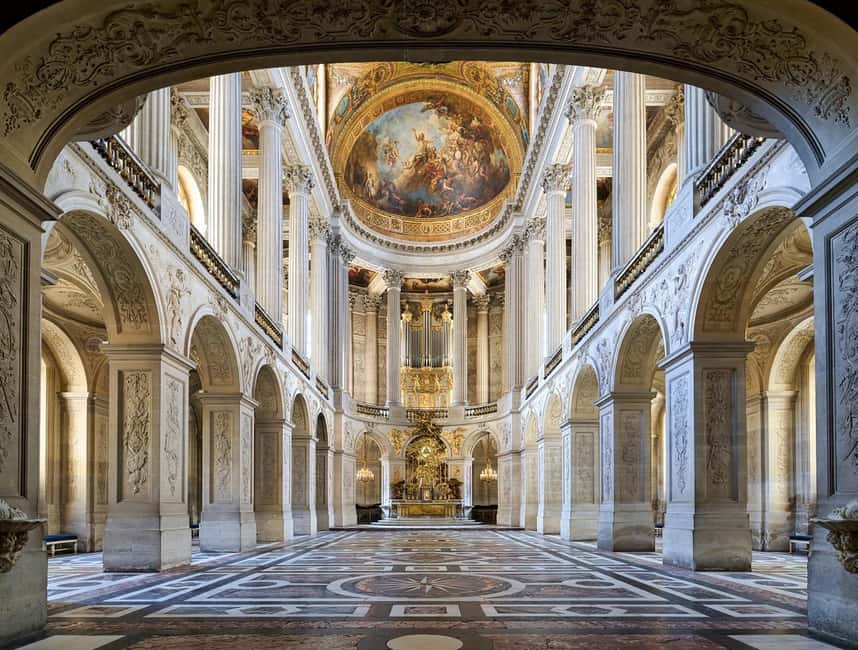 Versailles: Palace & Gardens Guided Tour with Entry Tickets - The Hall of Mirrors and the palace’s big stage