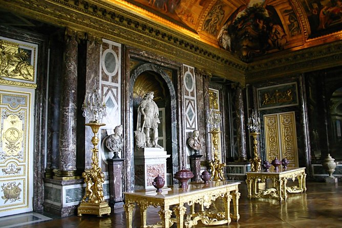Versailles Palace Guided Day Tour and Trianon from Paris - Fountain shows and seasonal timing