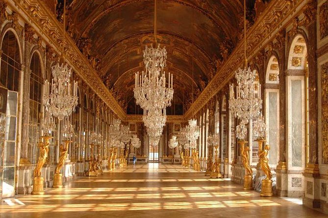 Versailles Palace Guided Tour & Gardens Option from Versailles - How the guide can make or break the visit