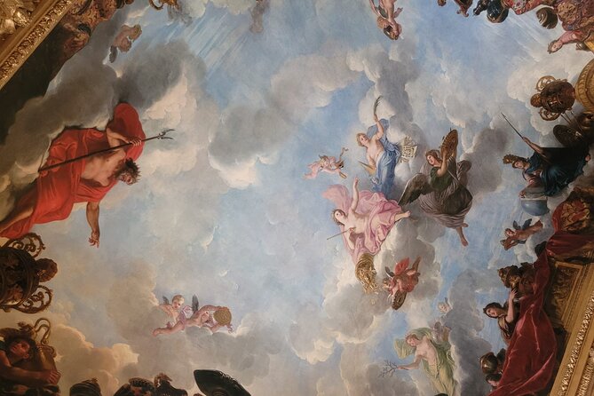 Versailles Palace Guided Tour with Gardens Access - Crowds, walking, and physical effort