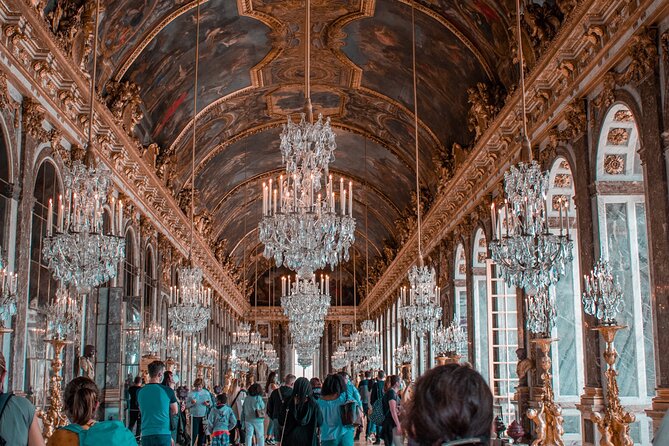Versailles Palace Guided Tour with Reserved Entry - The Palace entrance can take longer than planned