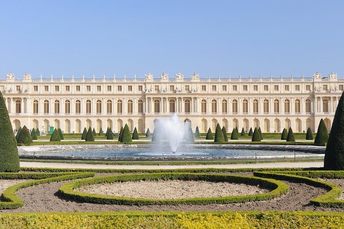 Versailles Palace & Marie-Antoinette's Estate Guided Tour - What to bring and how to prepare