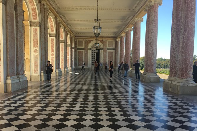 Versailles Palace & Marie-Antoinette's Estate Private Guided Tour with Lunch - Queen’s Hamlet and the farm built for Marie Antoinette