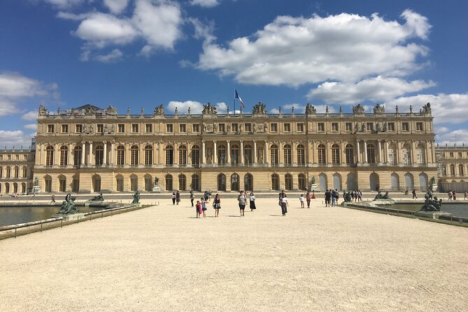 Versailles Palace Private Tailored Guided Tour With Hotel Pickup - Forty-five minutes among the Versailles gardens