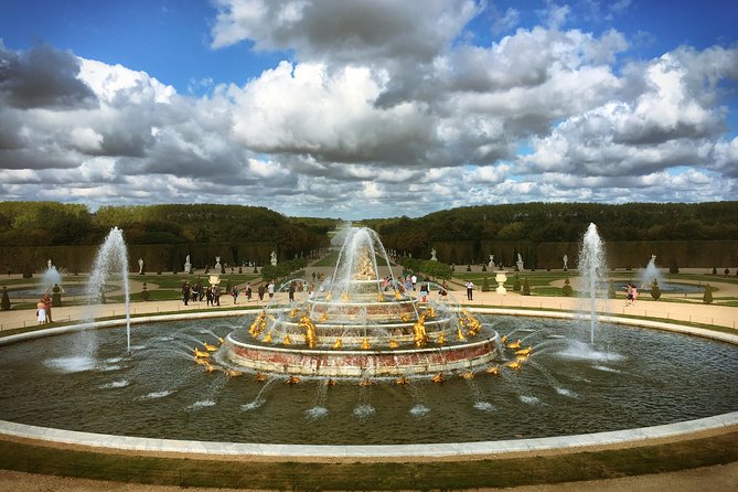 Versailles Palace Private Tailored Guided Tour With Hotel Pickup - The Hall of Mirrors and its political message