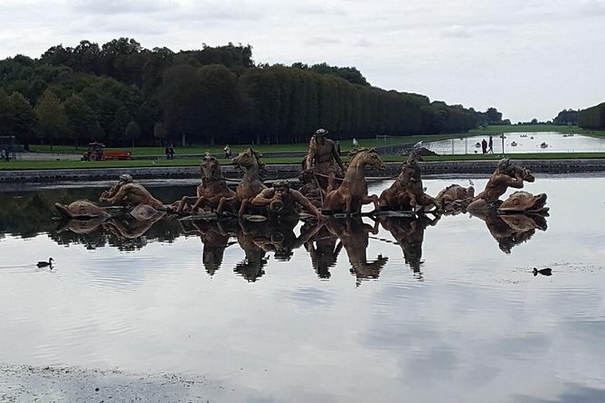 Versailles Royal Palace & Gardens Private Tour by Golf Cart - Practical details that can affect your visit