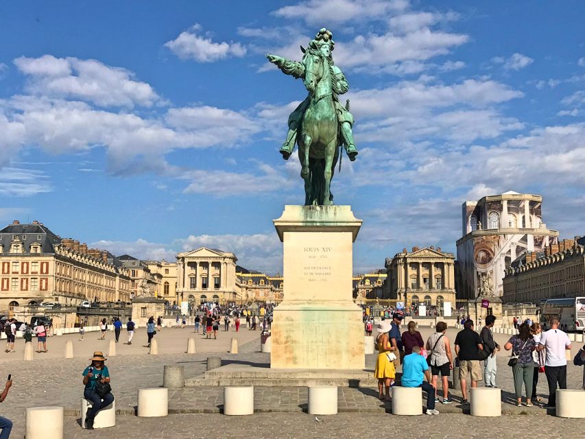 Versailles: Skip-the-Line Guided Palace Tour and Full Access - Why the guided entrance matters at Versailles