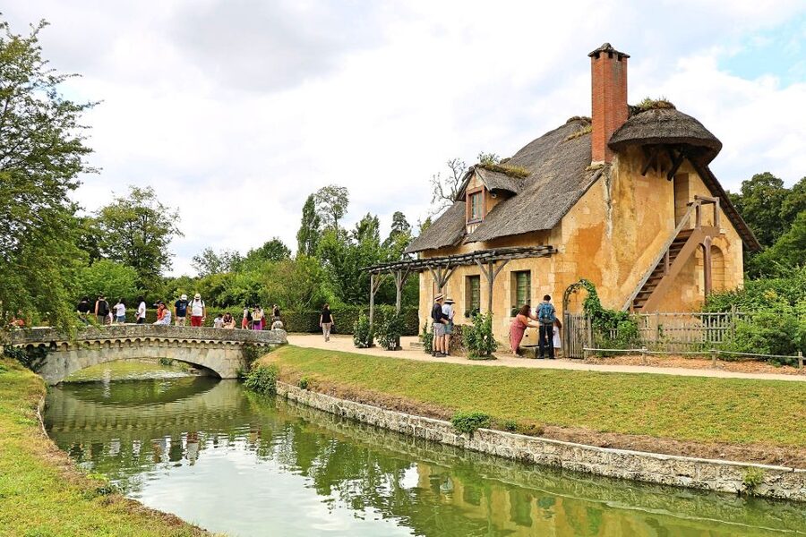 Versailles: Skip-the-Line Guided Palace Tour and Full Access - Timing your day at Versailles
