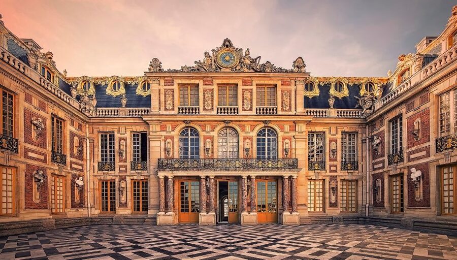 Versailles: Skip-the-Line Guided Tour of Palace with Gardens - Grand Trianon, Petit Trianon, and the Long Walk Beyond