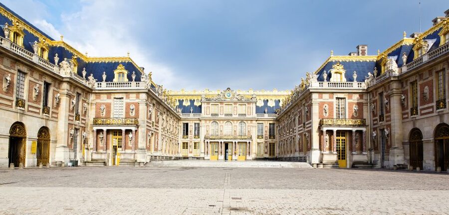 Versailles: Skip-the-Line Guided Tour of Palace with Gardens - Crowds, Mobility, and Who Should Book