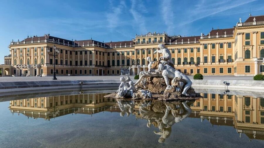 Vienna 3, 4 or 5-Attraction Pass: Schönbrunn, Belvedere, Bus - Schönbrunn Palace and its 40 rooms