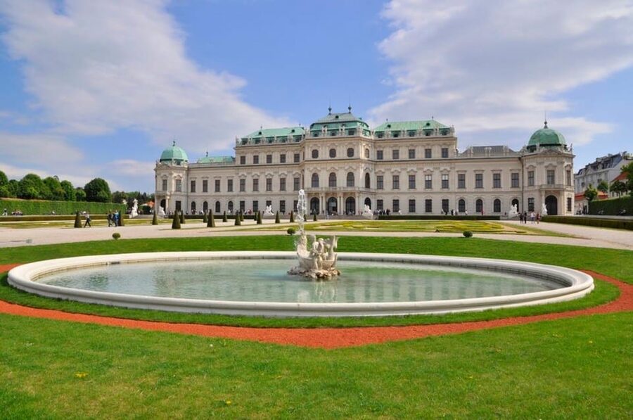 Vienna: Belvedere Palace Skip-the-Line Tour - Priority entry and the first impression