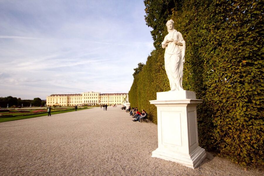 Vienna: Bus & Schönbrunn Palace Skip-the-Line Guided Tour - Who should book this Vienna tour?