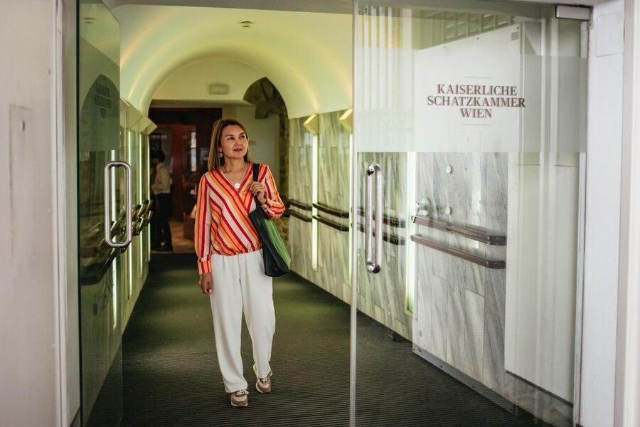 Vienna: Imperial Treasury in the Hofburg Palace - The imperial crowns and the language of power