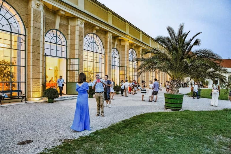 Vienna: Mozart and Strauss Concert at Schönbrunn - The 8 p.m. admission and seating process
