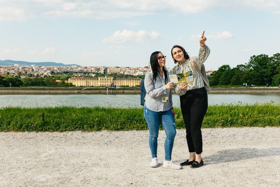 Vienna: Panorama Train Tickets to explore Schönbrunn Palace - The nine-stop route through Schönbrunn Park