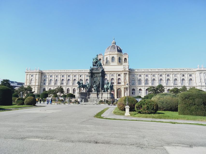 Vienna: Schönbrunn Palace and City Center Guided Tour - Why Schönbrunn makes the right starting point