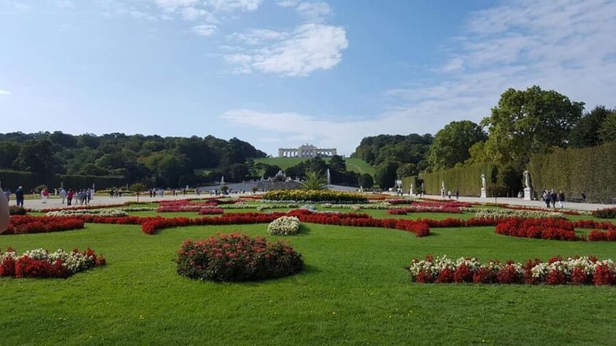 Vienna: Schönbrunn Palace and City Center Guided Tour - Who should book this tour