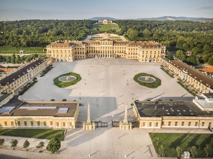 Vienna: Schönbrunn Palace Entry Ticket with Lunch - Walking from lunch into the palace