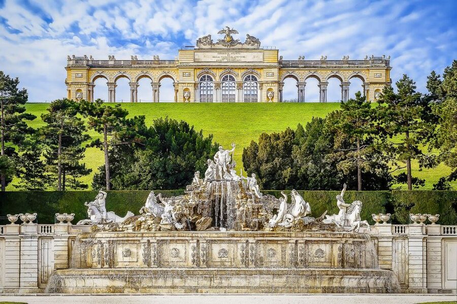 Vienna: Schönbrunn Palace & Gardens Skip-the-Line Tour - One hour in the gardens