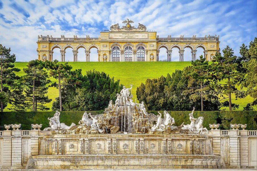 Vienna: Schönbrunn Palace & Gardens Skip-the-Line Tour - Should you book Schönbrunn Palace with a guide?