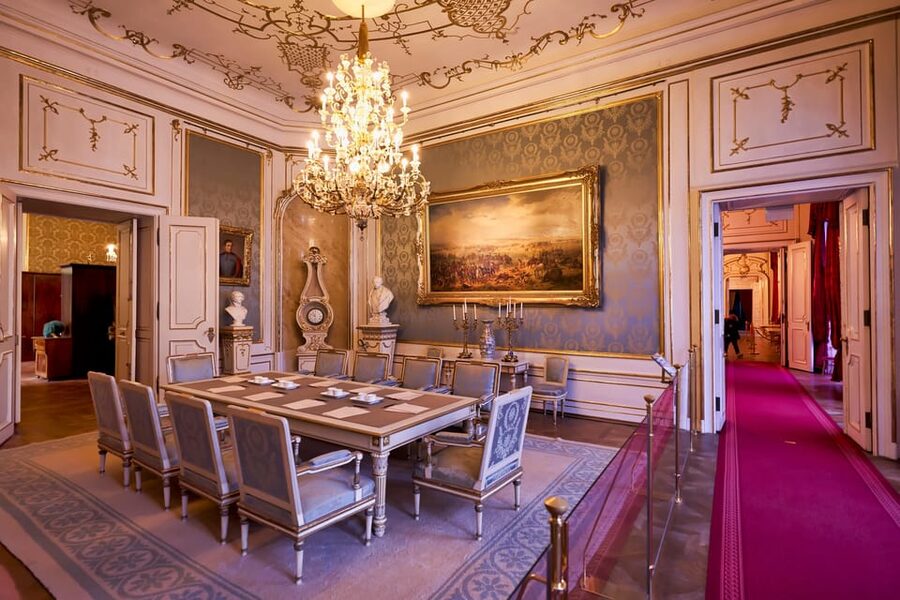 Vienna: Skip-the-Line Hofburg and Empress Sisi Museum Tour - Why Sisi makes the Hofburg more interesting