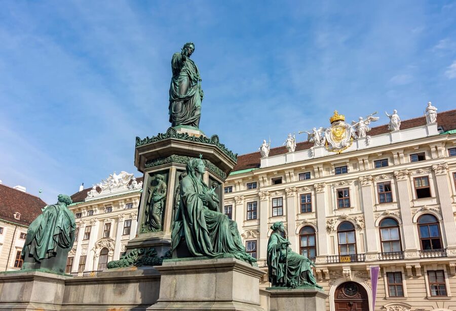 Vienna: Skip-the-Line Hofburg and Empress Sisi Museum Tour - The Sisi Museum: a closer look at Elisabeth