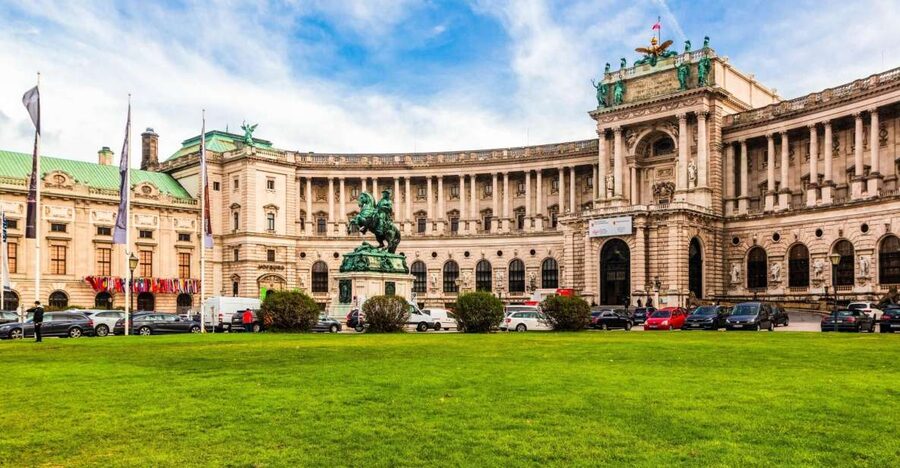Vienna: Skip-the-Line Hofburg Ticket & Sisi Museum Tour - Why the Hofburg deserves two hours