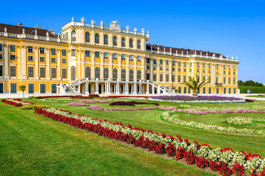 Vienna: Skip-the-Line Schönbrunn Palace and Gardens Tour - Why Schönbrunn deserves two hours of your Vienna day