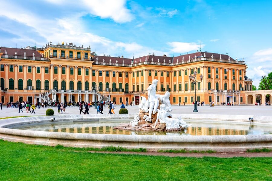 Vienna: Skip-the-Line Schönbrunn Palace and Gardens Tour - Meeting at the Group Center, not the palace door