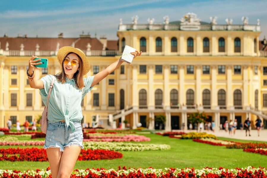 Vienna: Skip-the-Line Schönbrunn Palace & Gardens Tour - The Crowds Are Part of the Schönbrunn Experience