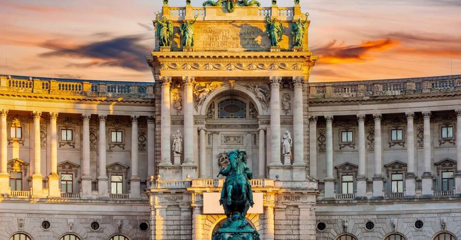 Vienna: Skip-the-Line Sisi Museum, Hofburg and Gardens Tour - Why this Hofburg tour works well in central Vienna
