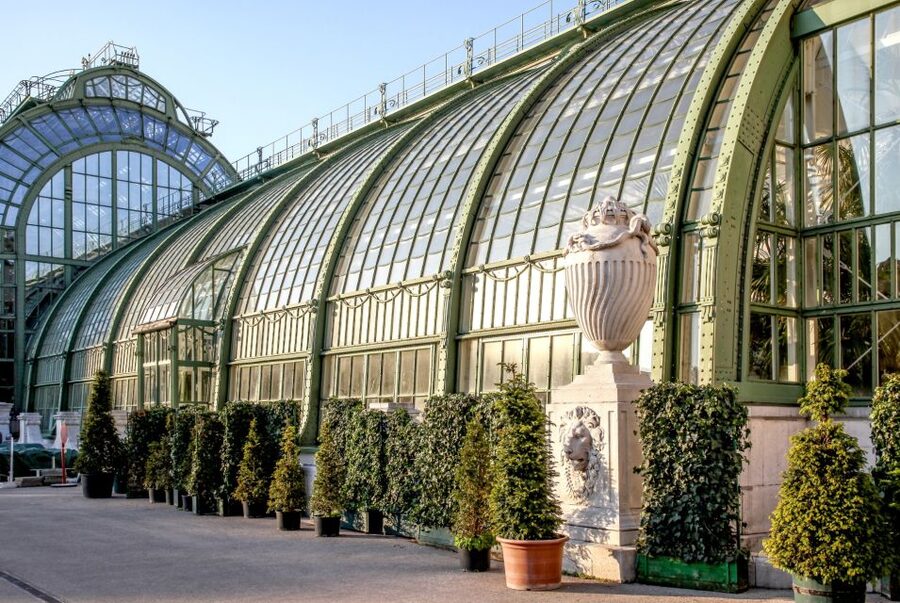 Vienna: Skip-the-Line Sisi Museum, Hofburg and Gardens Tour - What the guides add to the visit