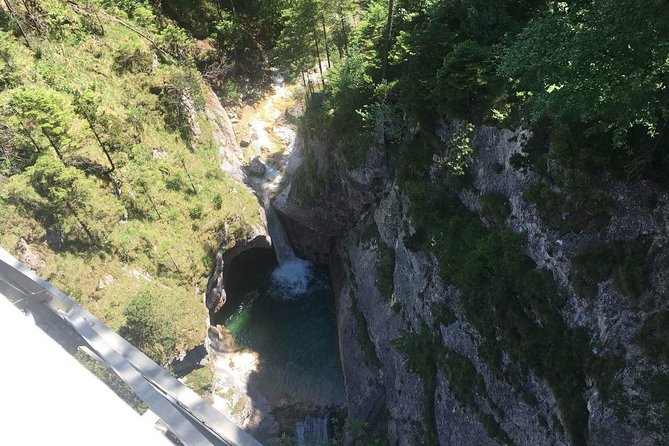 VIP Day Trip Neuschwanstein and Linderhof Castle from Munich - Marienbrücke and the famous castle photograph