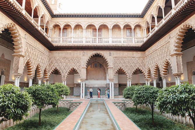 VIP Guided Seville Alcazar Pre-Opening, Cathedral & Old Town - How the four-hour schedule feels