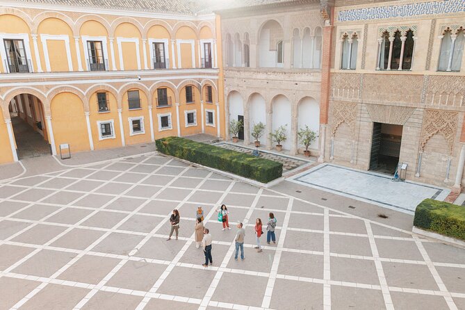 VIP Guided Seville Alcazar Pre-Opening, Cathedral & Old Town - Walking through Barrio Santa Cruz