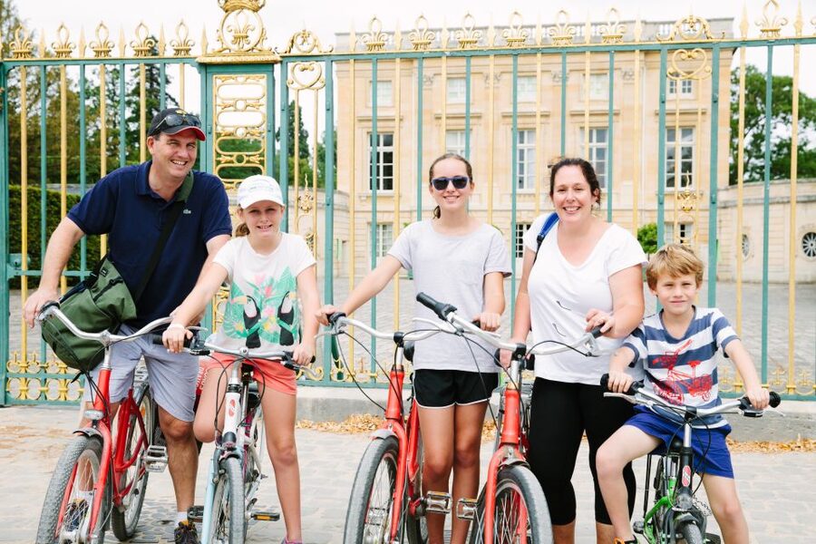 VIP Versailles Bike Tour & Kings Apartment Tour - Entering the palace after the bike ride